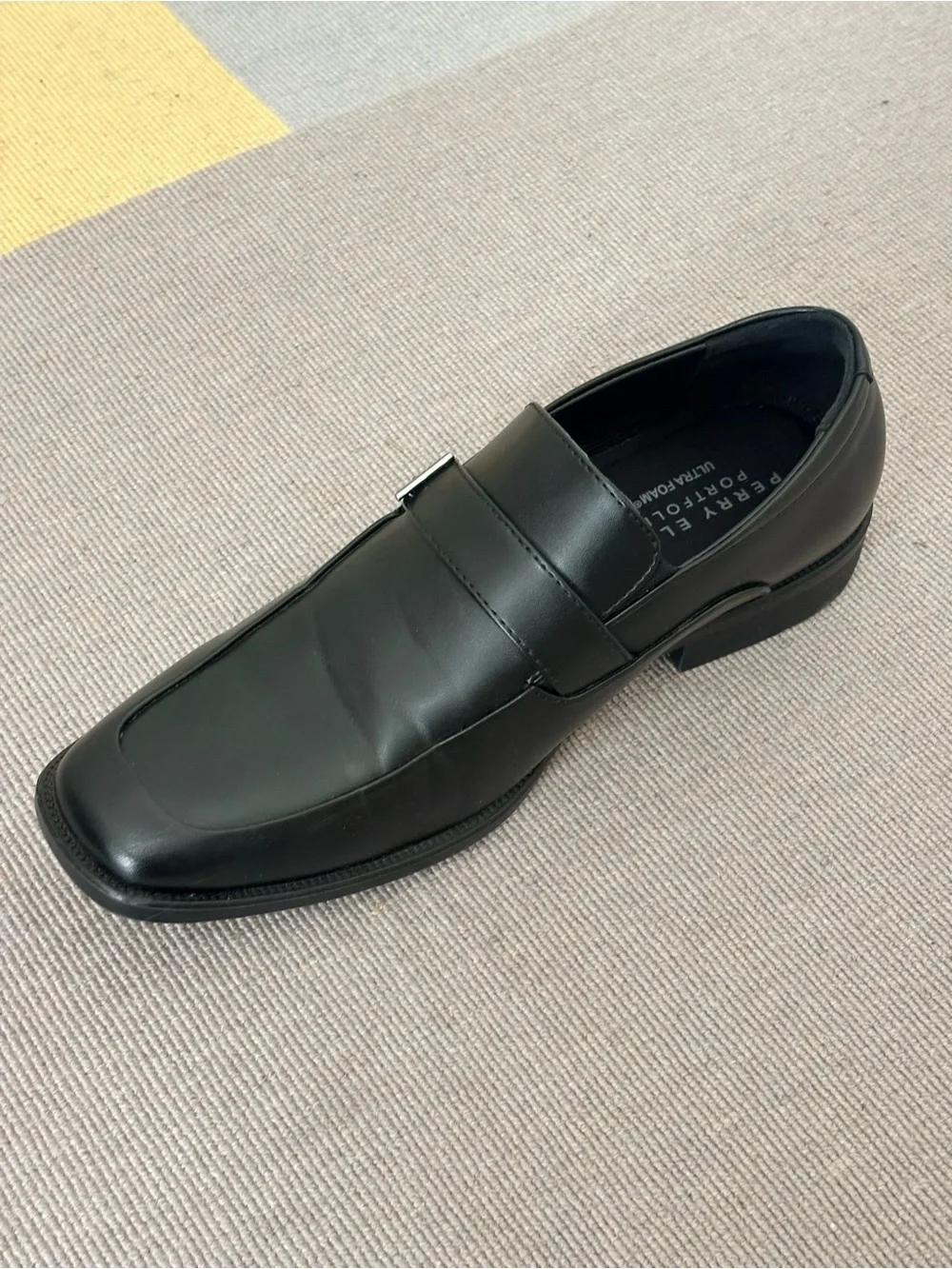 Perry Ellis sleek slip